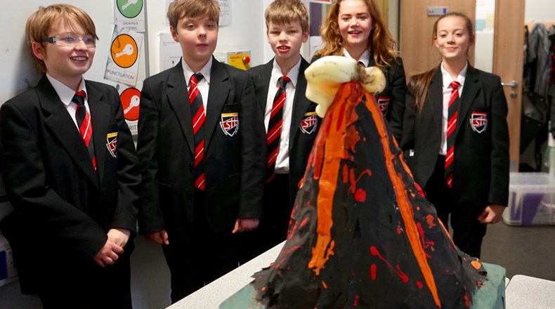 Volcanic eruptions at science club