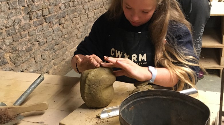 Two students visit WW1 battlefields in Belgium-32